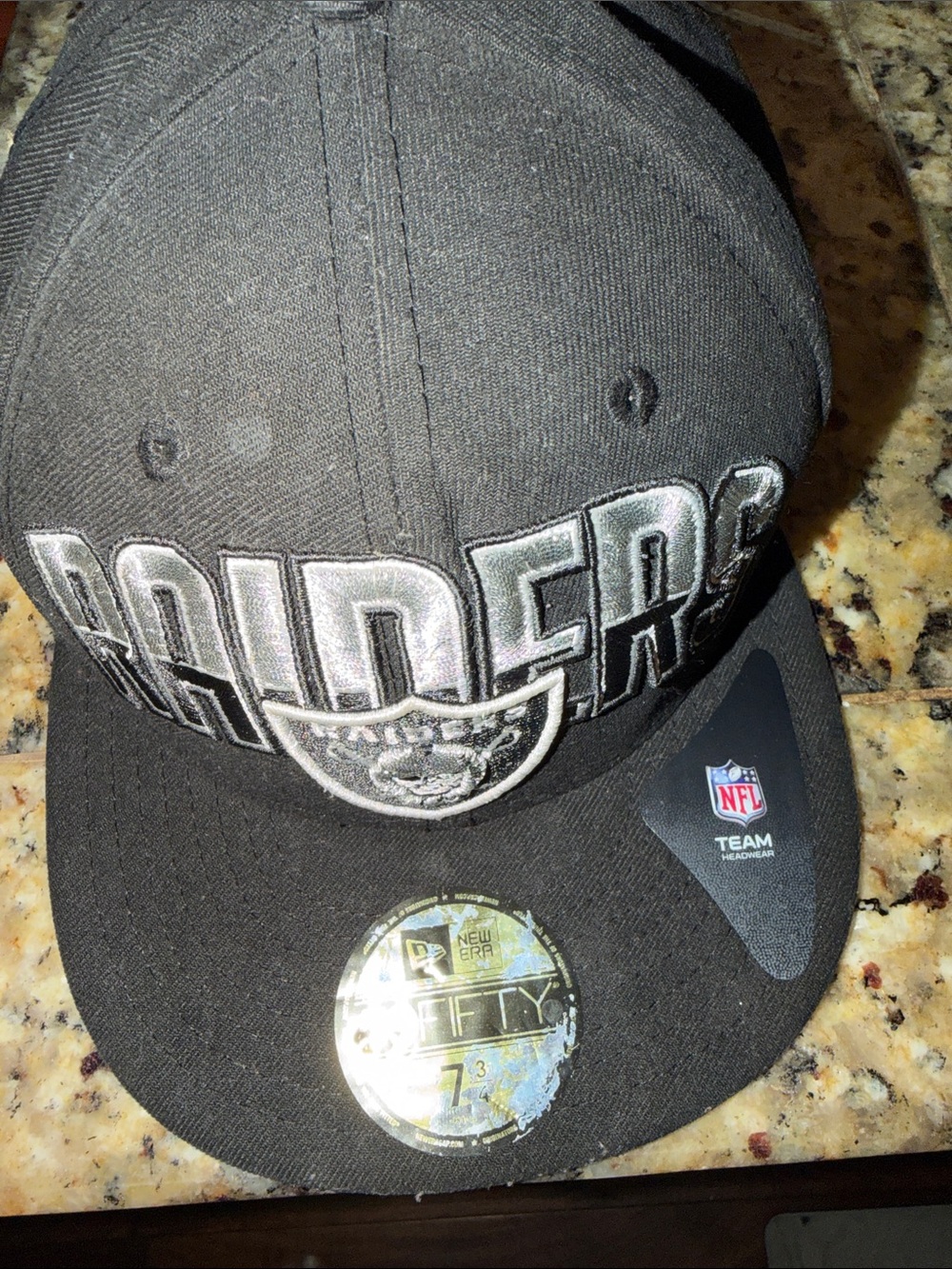 New Era Black Oakland Raiders Snapback Hat with Raised Logo size 7 3/4